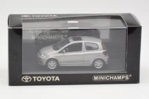 Toyota Yaris XP10 TS Grå Minichamps 1:43 TOYOTA007 Metall — bild 2 av 3