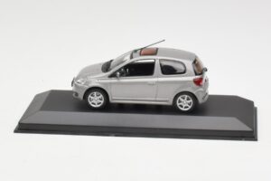 Toyota Yaris XP10 TS Grå Minichamps 1:43 TOYOTA007 Metall
