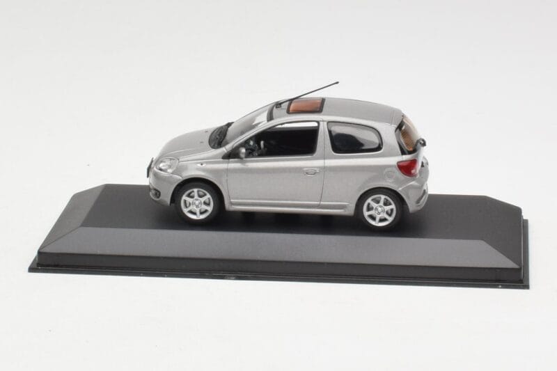 Toyota Yaris XP10 TS Grå Minichamps 1:43 TOYOTA007 Metall