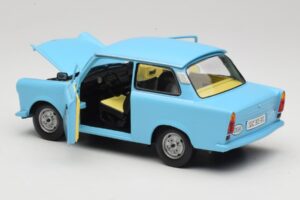 Trabant 601 Blå Sun Star 1:18 4290 Metall — bild 5 av 8