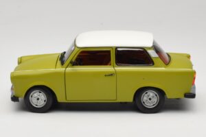 Trabant 601 Grön Sun Star 1:18 4289 Metall — bild 4 av 8