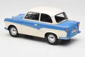Trabant P50 Ljusblå Grädde BoS Models 1:18 BOS035 Resin — bild 5 av 6
