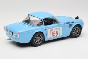 Triumph TR4 Rally Car Revell 1:18 8773 Metall — bild 3 av 8