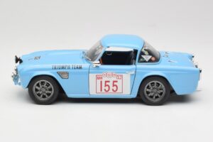 Triumph TR4 Rally Car Revell 1:18 8773 Metall — bild 4 av 8