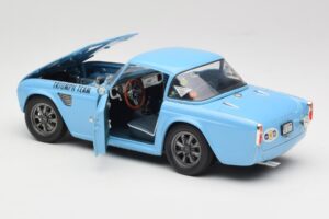 Triumph TR4 Rally Car Revell 1:18 8773 Metall — bild 5 av 8
