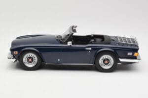Triumph TR6 PI Mörkblå Minichamps 1:18 155132032 Metall — bild 3 av 6