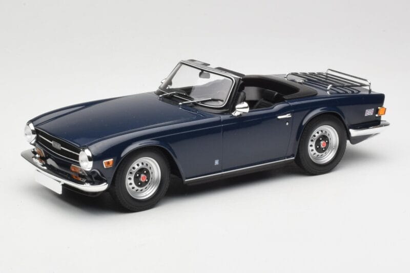 Triumph TR6 PI Mörkblå Minichamps 1:18 155132032 Metall