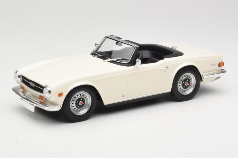 Triumph TR6 PI Vit Minichamps 1:18 155132035 Metall