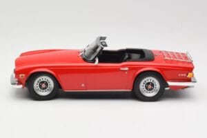 Triumph TR6 PI Röd Minichamps 1:18 155132031 Metall — bild 3 av 6