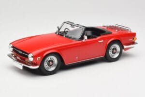 Triumph TR6 PI Röd Minichamps 1:18 155132031 Metall