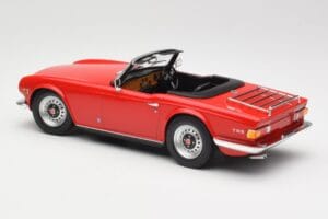 Triumph TR6 PI Röd Minichamps 1:18 155132031 Metall — bild 5 av 6