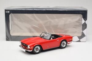 Triumph TR6 PI Röd Minichamps 1:18 155132031 Metall — bild 6 av 6