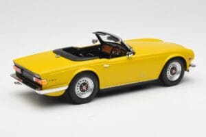 Triumph TR6 RHD Gul Minichamps 1:18 155132034 Metall — bild 2 av 6