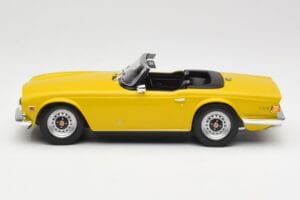 Triumph TR6 RHD Gul Minichamps 1:18 155132034 Metall — bild 3 av 6