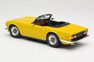 Triumph TR6 RHD Gul Minichamps 1:18 155132034 Metall — bild 5 av 6