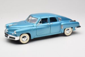 Tucker Torpedo Blå Road Signature 1:18 92268 Metall