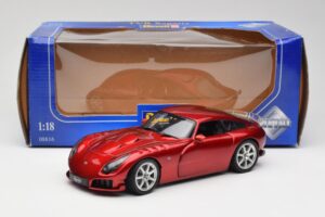 TVR Sagaris Röd Revell 1:18 08816 Metall — bild 8 av 8