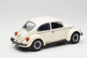 Volkswagen 1200 Jeans Bug Vit Minichamps 1:18 150057101 Metall — bild 3 av 8
