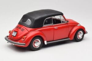 Volkswagen 1302 LS Cabriolet Röd Revell 1:18 08470 Metall — bild 3 av 8