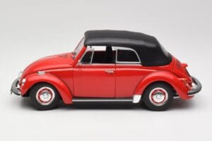 Volkswagen 1302 LS Cabriolet Röd Revell 1:18 08470 Metall — bild 4 av 8