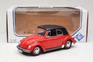 Volkswagen 1302 LS Cabriolet Röd Revell 1:18 08470 Metall — bild 8 av 8
