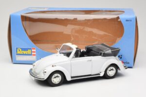 Volkswagen 1302 LS Cabriolet Vit Revell 1:18 08415 Metall — bild 8 av 8