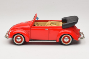 Volkswagen Beetle Cabriolet Röd Maisto 1:18 56010 Metall — bild 4 av 8
