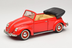 Volkswagen Beetle Cabriolet Röd Maisto 1:18 56010 Metall