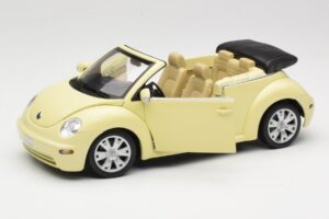 Volkswagen Beetle Cabriolet Gul Gate 1:18 VW24108 Metall — bild 2 av 8