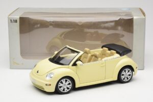 Volkswagen Beetle Cabriolet Gul Gate 1:18 VW24108 Metall — bild 8 av 8