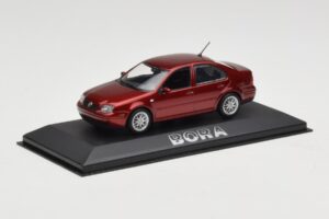 Volkswagen Bora Mk4 Red Metallic Minichamps 1:43 VW003 Metall — bild 2 av 4