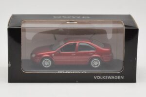 Volkswagen Bora Mk4 Red Metallic Minichamps 1:43 VW003 Metall — bild 4 av 4