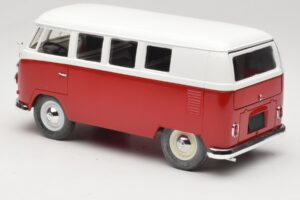 Volkswagen Combi T1 Röd & Vit Solido 1:18 8031 Metall — bild 7 av 8