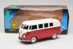 Volkswagen Combi T1 Röd & Vit Solido 1:18 8031 Metall — bild 8 av 8