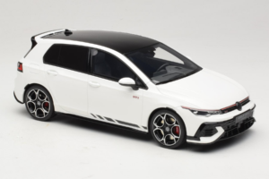 Volkswagen Golf Mk8 GTI Clubsport Pure White Otto 1:18 OT1221 Resin — bild 4 av 6