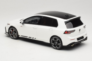 Volkswagen Golf Mk8 GTI Clubsport Pure White Otto 1:18 OT1221 Resin — bild 5 av 6