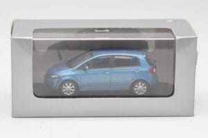 Volkswagen Golf Plus Mk5 Blue Metallic Minichamps 1:43 GOLF002 Metall — bild 4 av 4