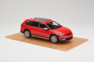 Volkswagen Golf Mk7 Alltrack Tornado Red DNA 1:18 DNA000035 Resin — bild 4 av 6