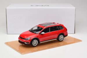 Volkswagen Golf Mk7 Alltrack Tornado Red DNA 1:18 DNA000035 Resin — bild 6 av 6