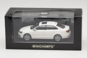 Volkswagen Jetta Mk6 Vit Minichamps 1:43 JETTA003 Metall — bild 4 av 4