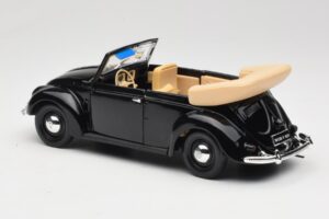 Volkswagen Beetle Cabriolet Svart Maisto 1:18 37800-M6 Metall — bild 7 av 8