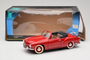Volkswagen Karmann Ghia Cabriolet Röd Solido 1:18 8058 Metall — bild 8 av 8