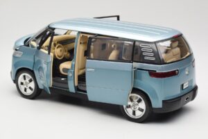 Volkswagen Microbus Concept Ljusgrön Revell 1:18 08444 Metall — bild 5 av 8