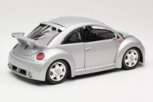 Volkswagen New Beetle RSi Silver Bburago 1:18 3306 Metall — bild 3 av 8