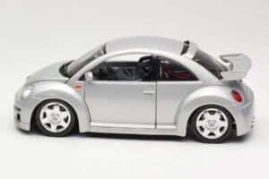 Volkswagen New Beetle RSi Silver Bburago 1:18 3306 Metall — bild 4 av 8