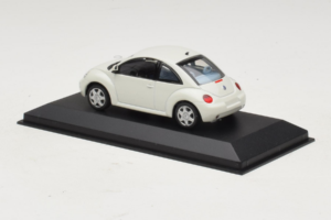 Volkswagen New Beetle Vit Minichamps 1:43 430058005 Metall — bild 3 av 4