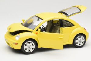 Volkswagen New Beetle Gul Bburago 1:18 BEETLE001 Metall — bild 2 av 8
