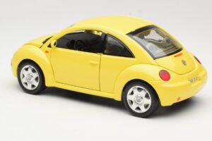 Volkswagen New Beetle Gul Bburago 1:18 BEETLE001 Metall — bild 7 av 8