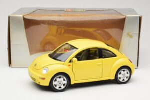 Volkswagen New Beetle Gul Bburago 1:18 BEETLE001 Metall — bild 8 av 8