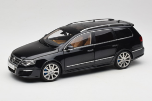 Volkswagen Passat B6 R36 Variant Svart NZG 1:18 KF044-4A Metall